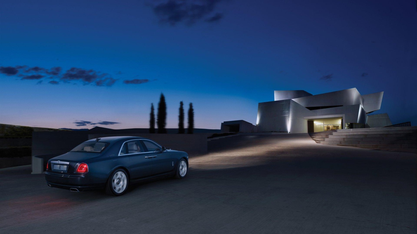  Новый автомобиль Rolls Royce Ghost