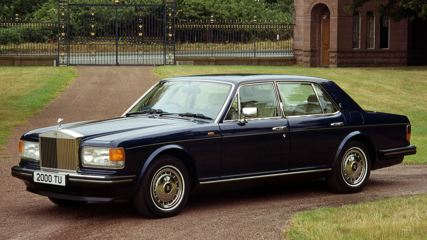 Надежная машина Rolls Royce Silver Spirit