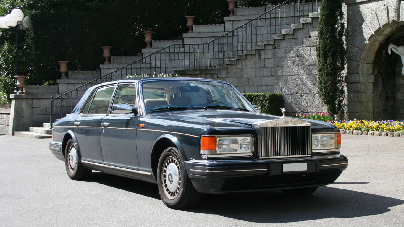 Надежный автомобиль Rolls Royce Silver Spirit