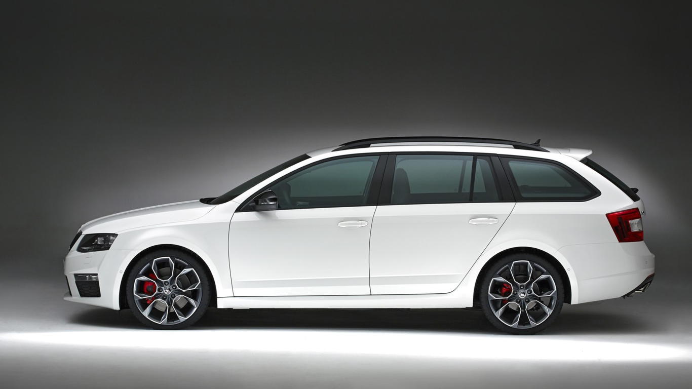 Красивый автомобиль Skoda Octavia 2014