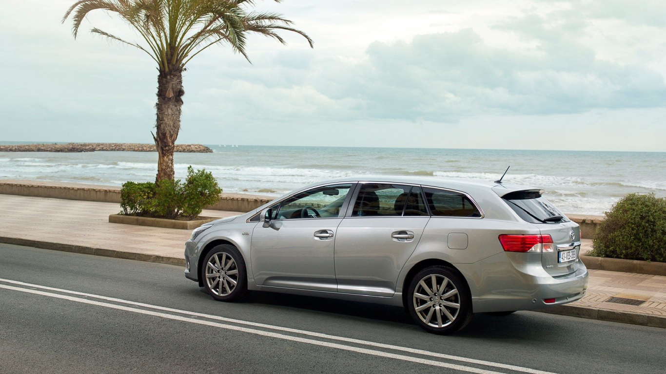 Фото автомобиля Toyota Avensis 2013