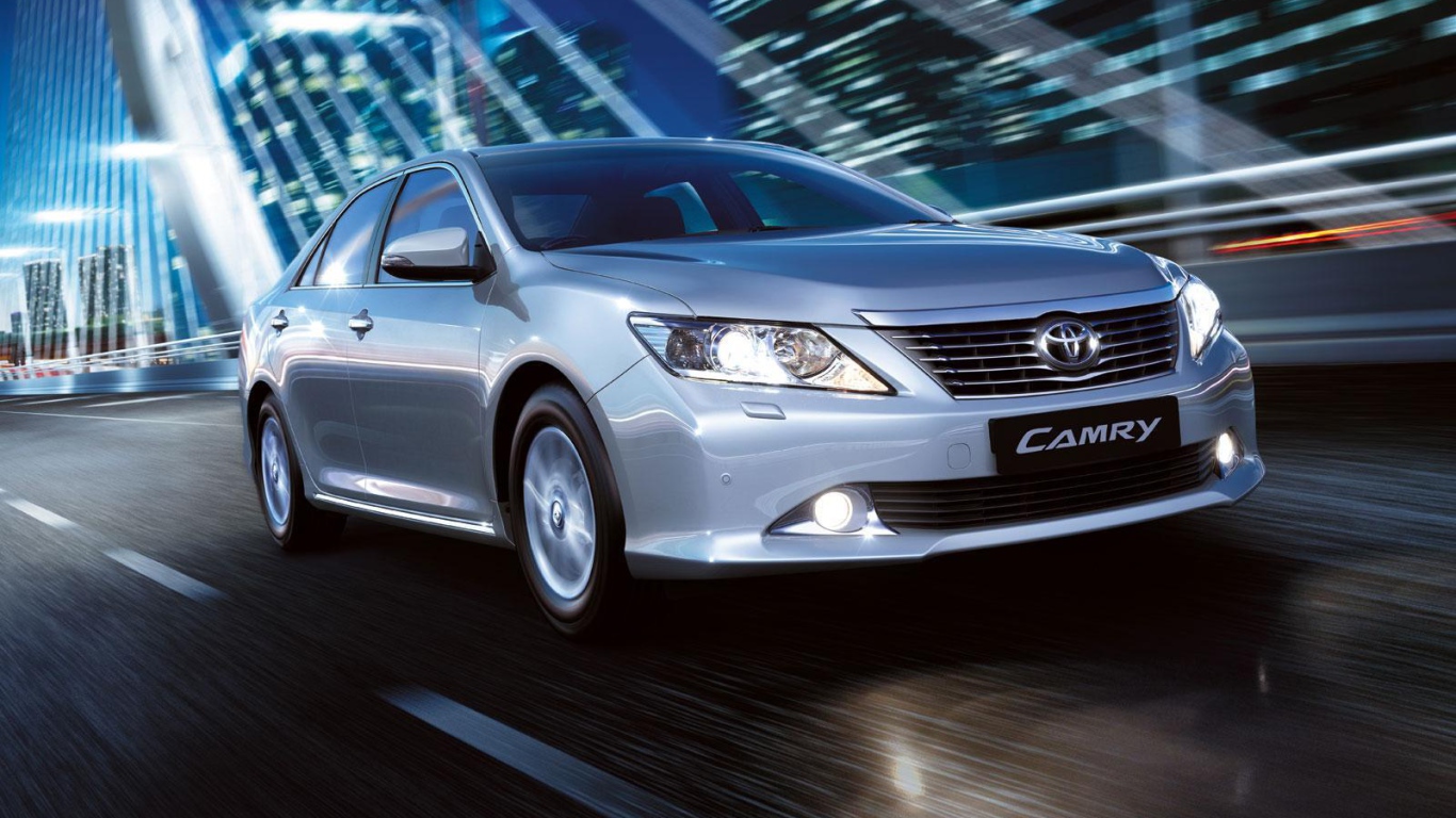 Тест драйв автомобиля Toyota Camry