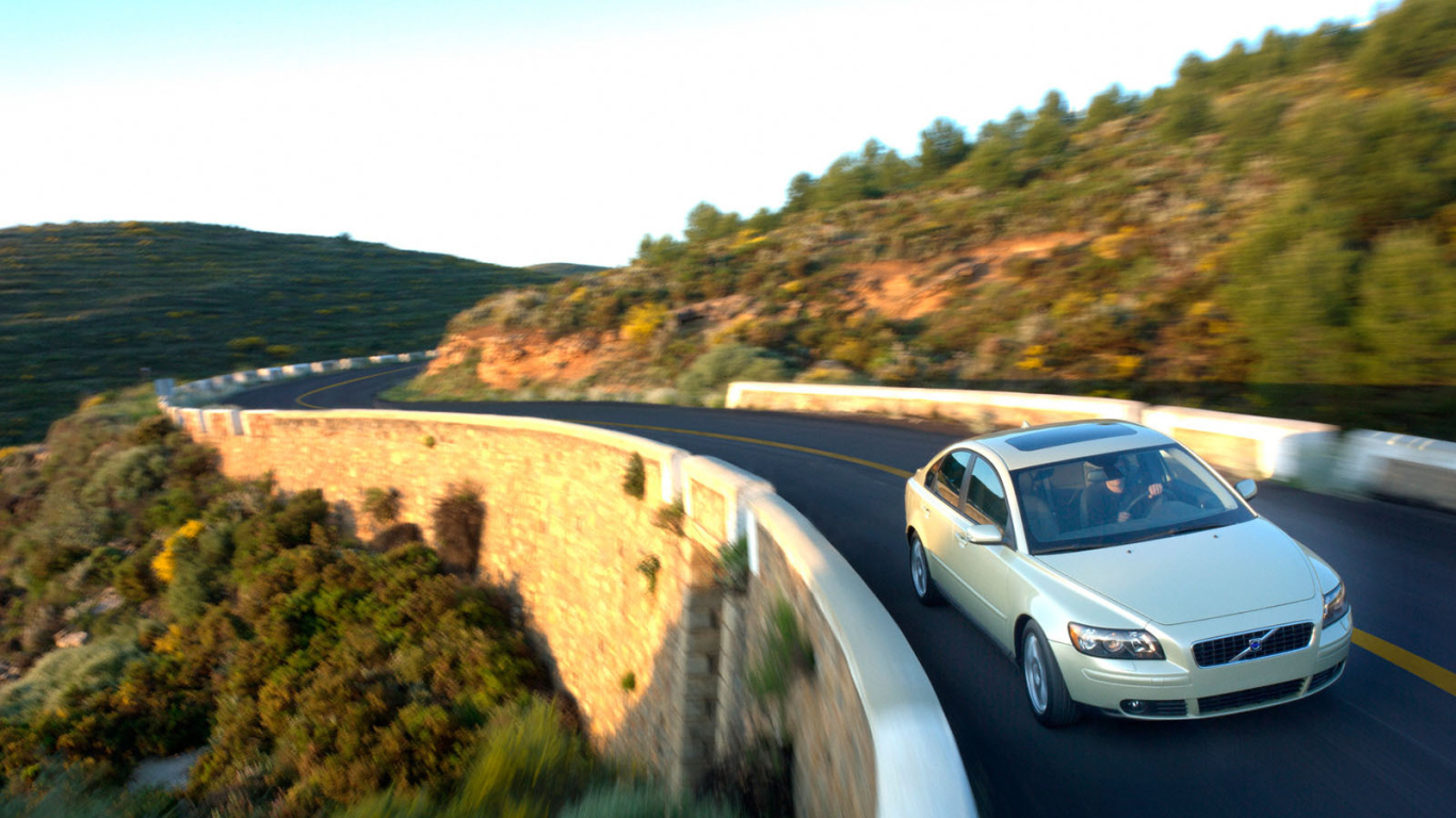 Надежная машина Volvo s40