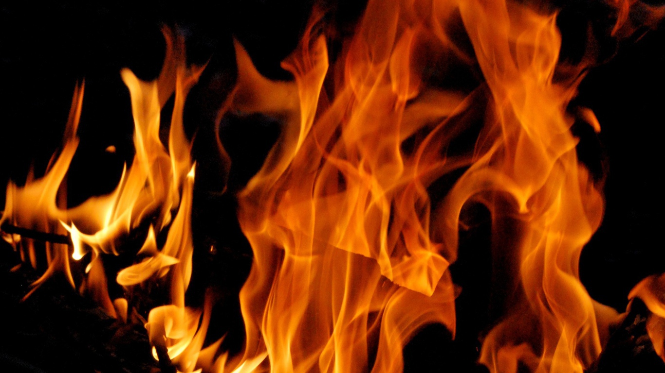 Пламя в камине