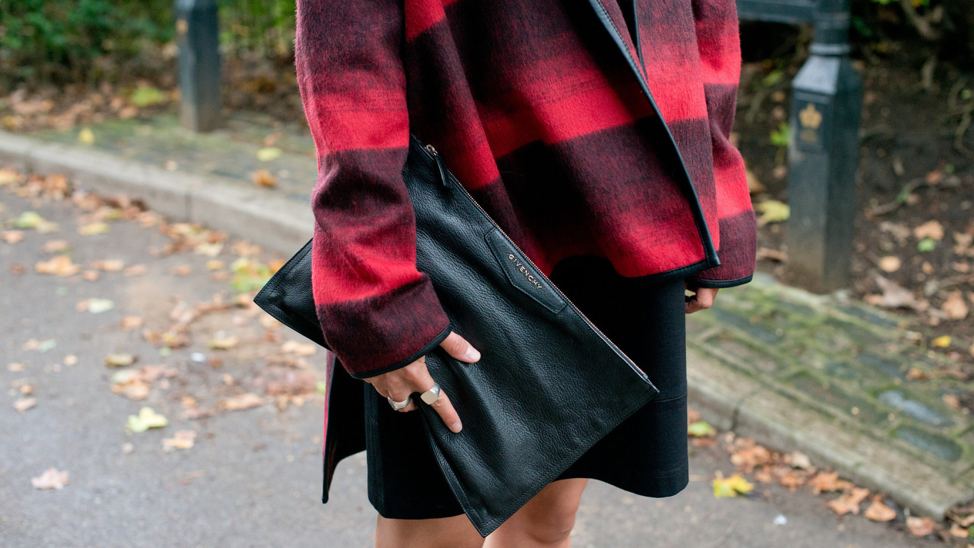 Одежда и аксессуары от Givenchy