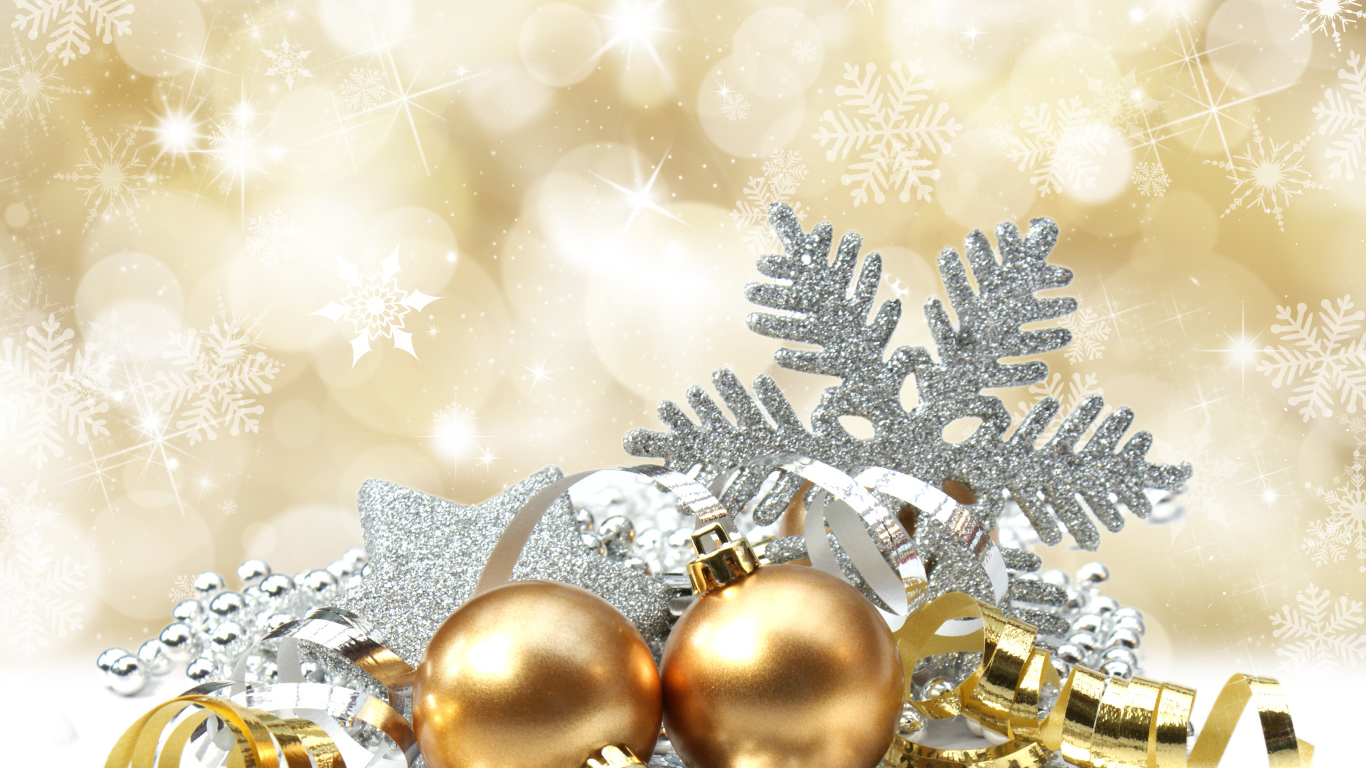 Золотые шары на рождество