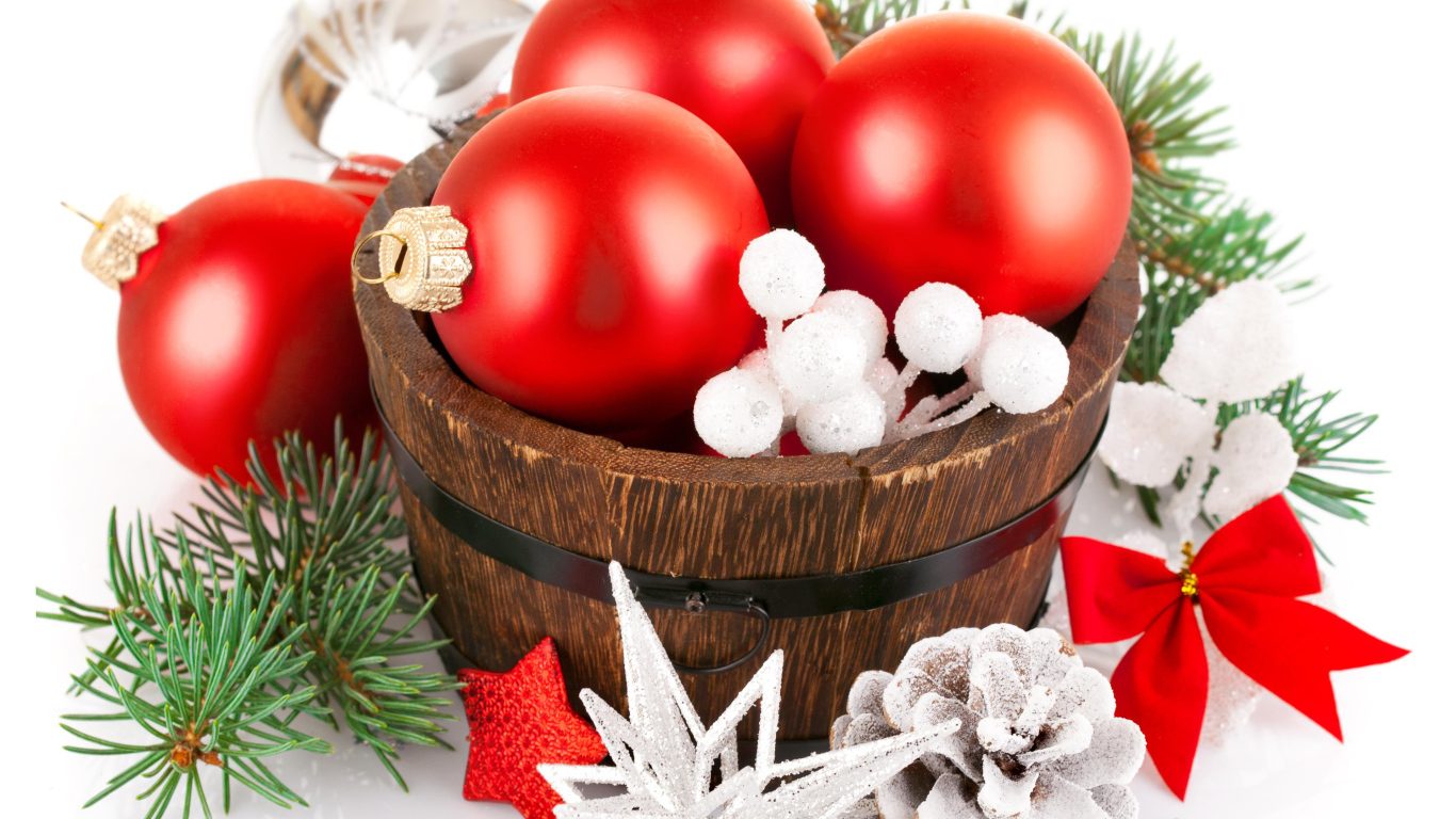 Красные шары на Новый год