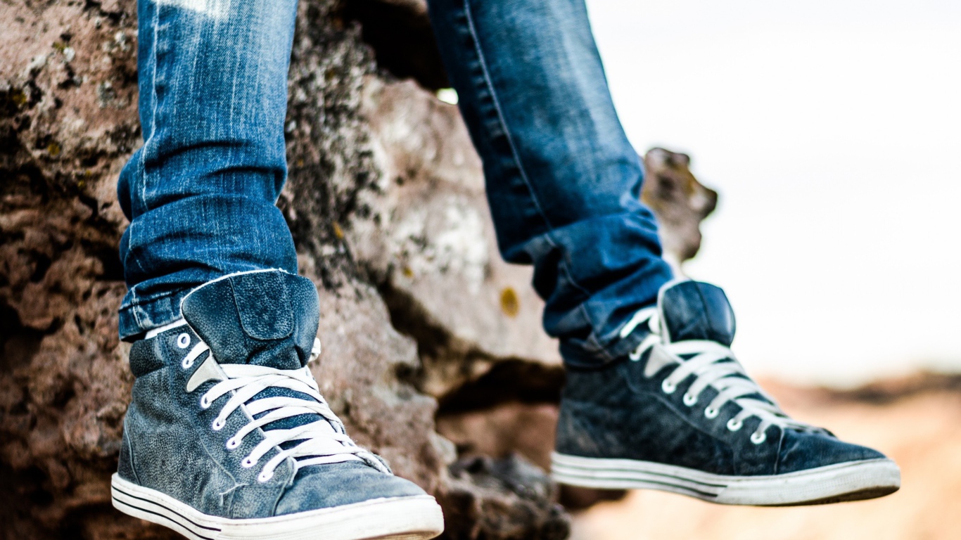 Ноги в кедах