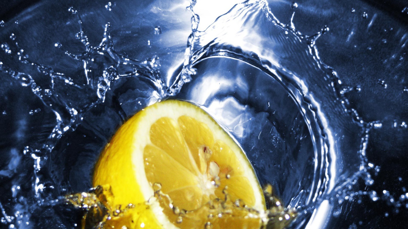 Лимон и вода