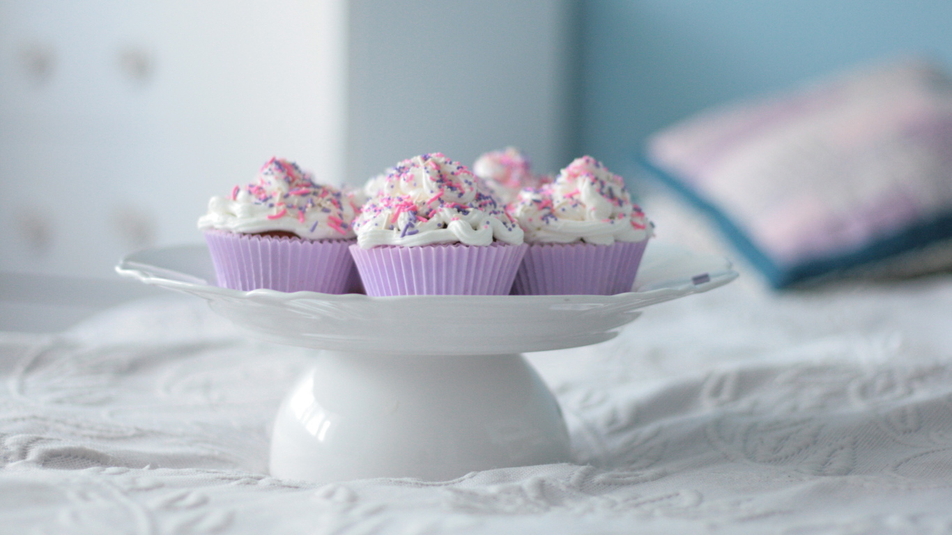 Десерт на кровати