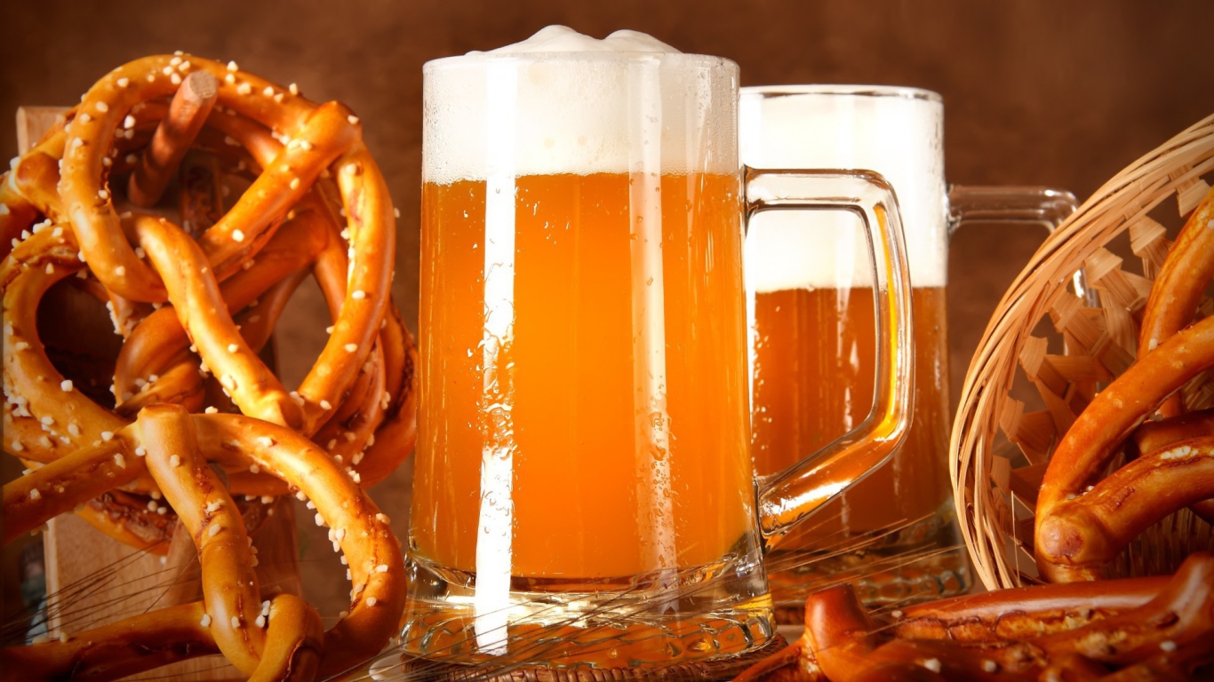 Пиво с солеными кренделями