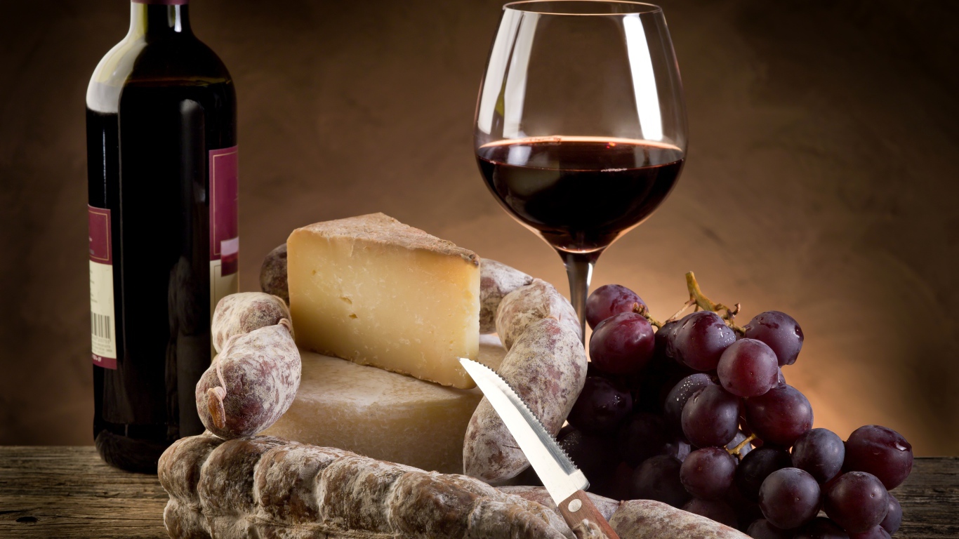 Колбаса, сыр и вино