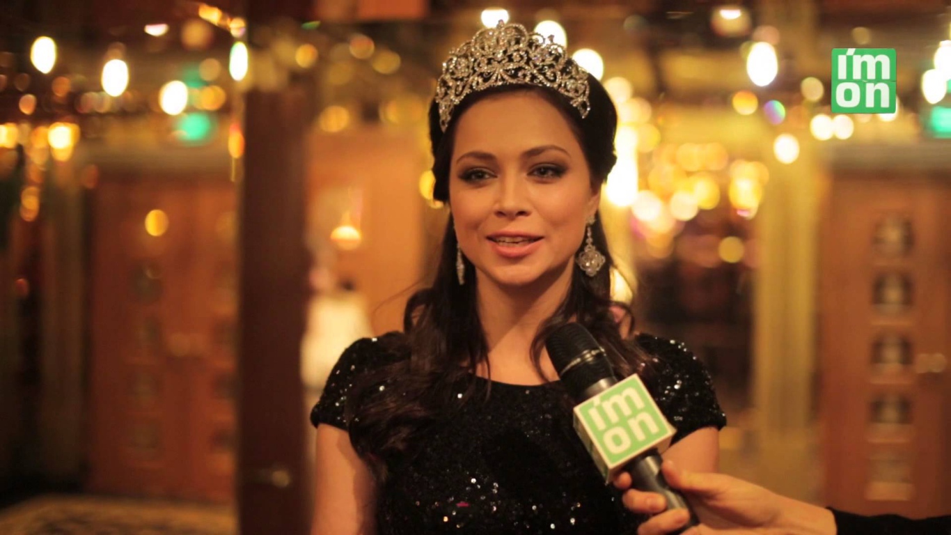 Кинозвезда Настасья Самбурская