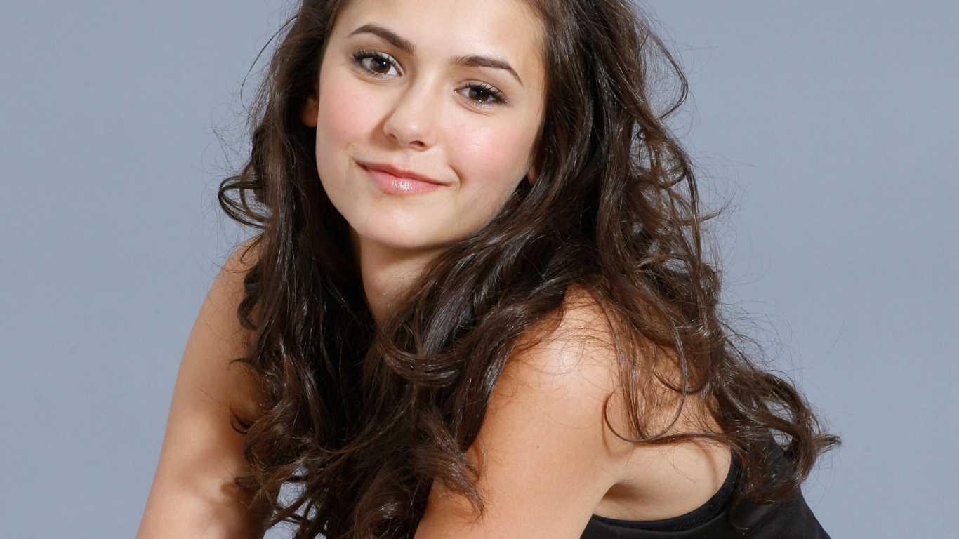 Кинозвезда Нина Добрев