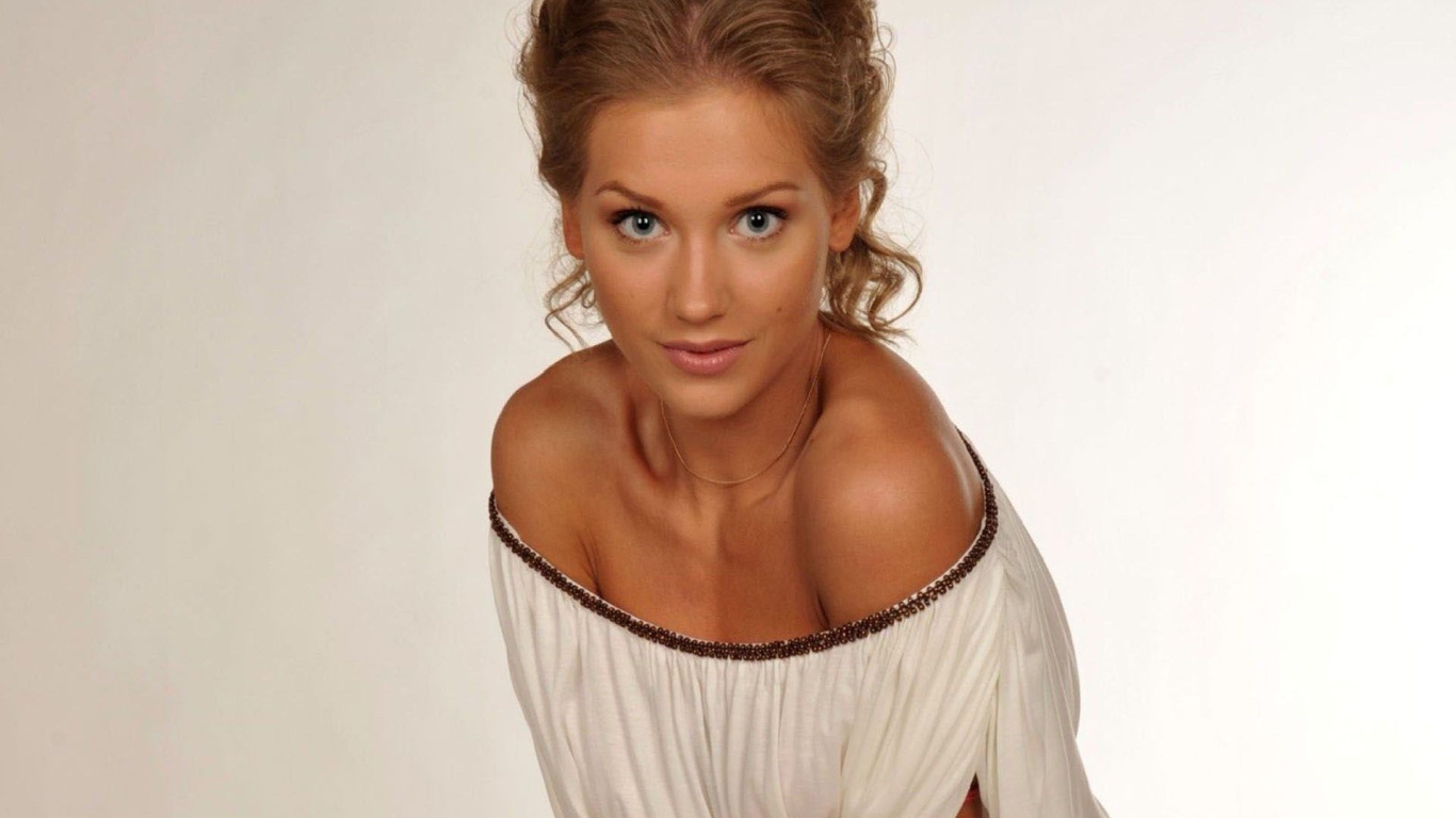 Красивая актриса Кристина Асмус