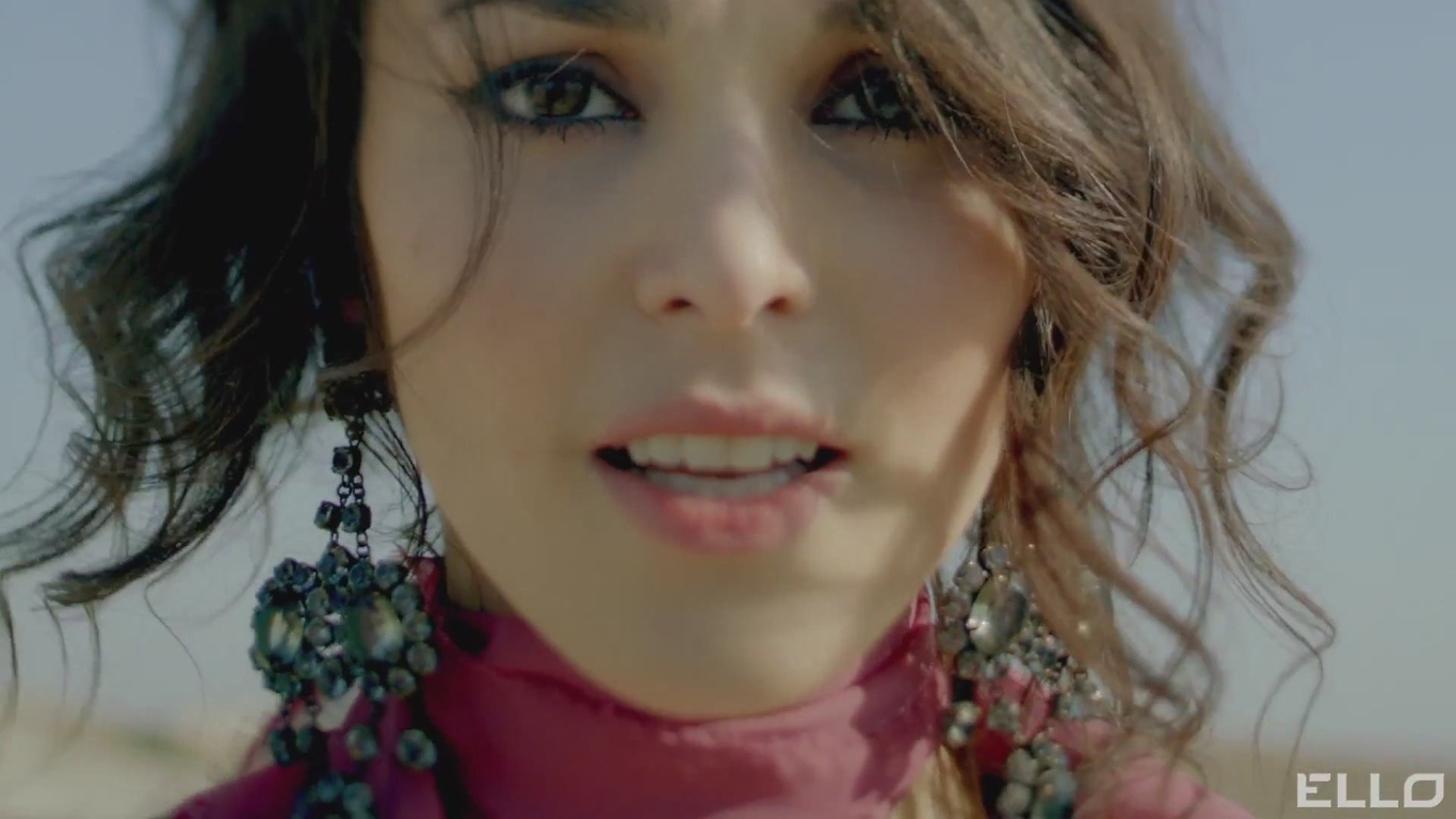 Знаменитая актриса Сати Казанова