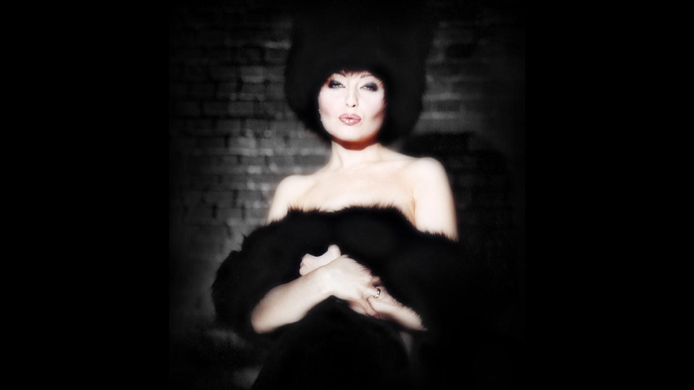 Знаменитая актриса Анжелика Варум