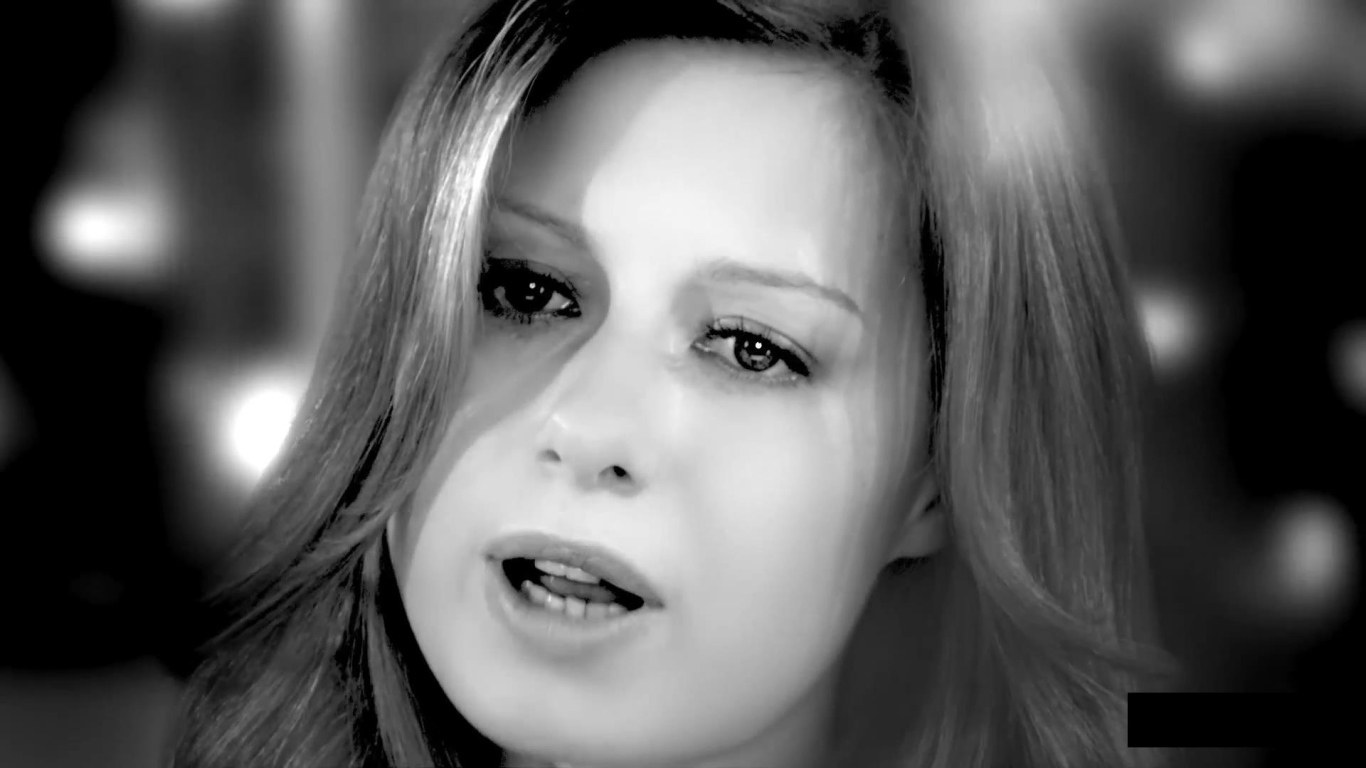 Популярная Юлия Савичева