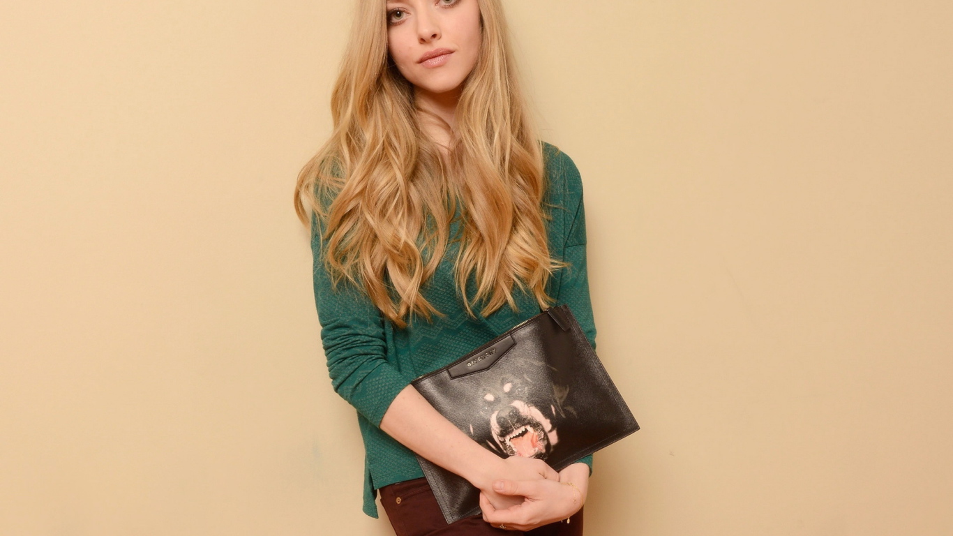 Популярная актриса Аманда Сайфред