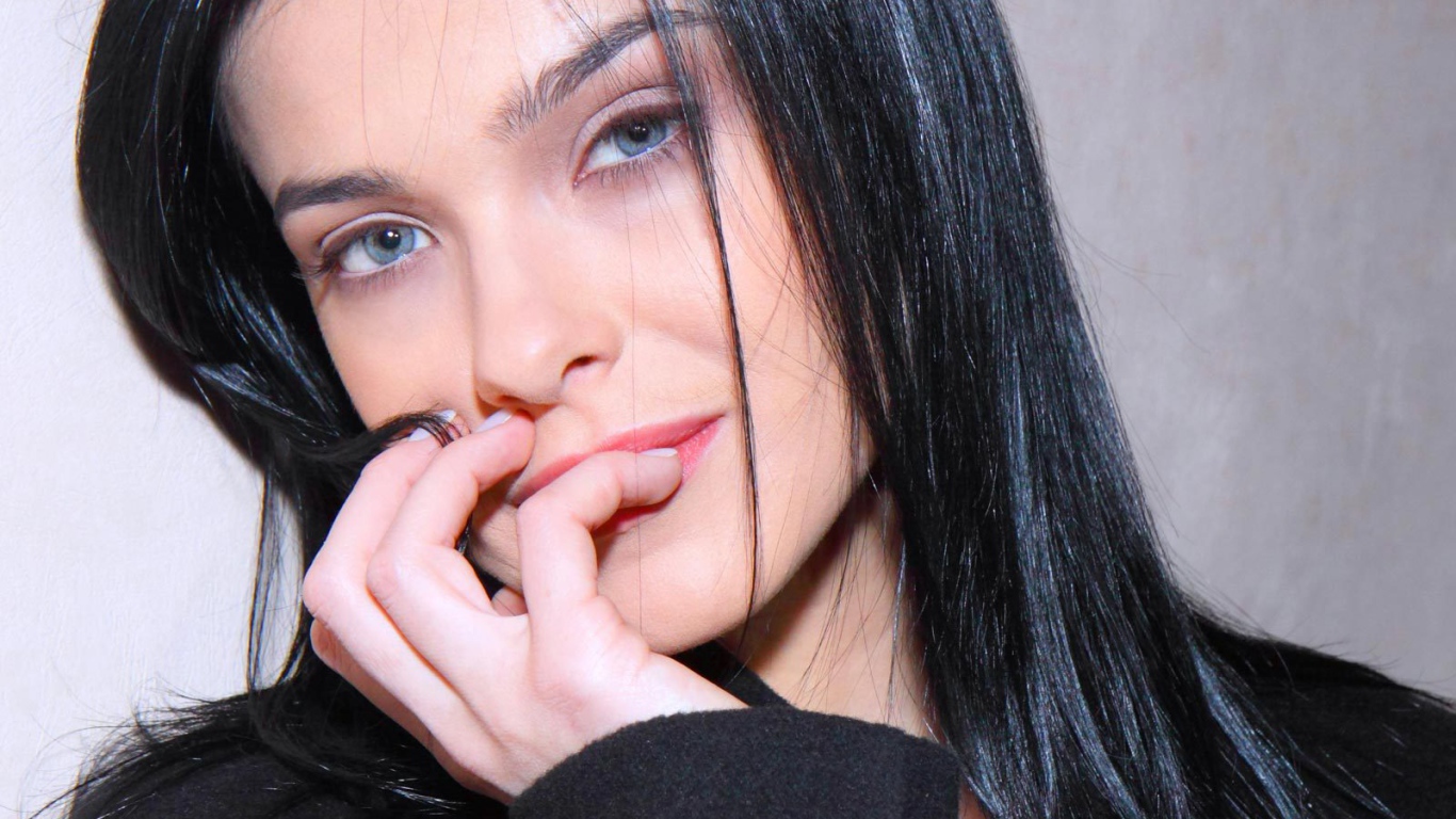 Популярная Елена Темникова