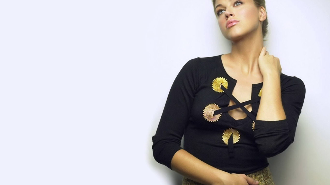 Популярная Мари Авгеропулос