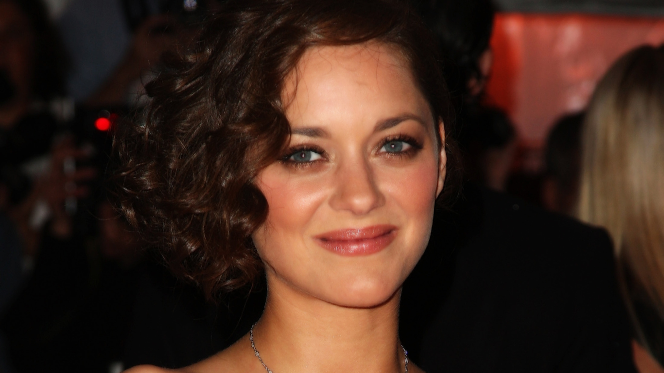 Очаровательная Марион Котийяр