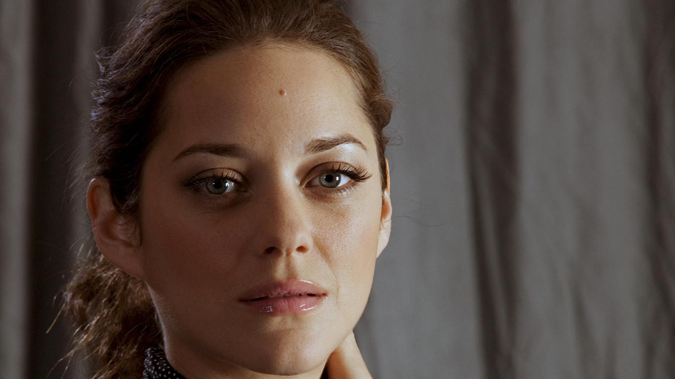 Очаровательная актриса Марион Котийяр