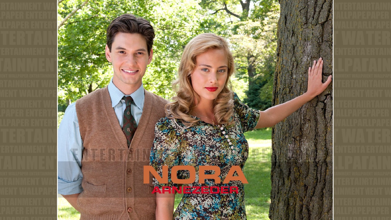 Знаменитая актриса Нора Арнезедер