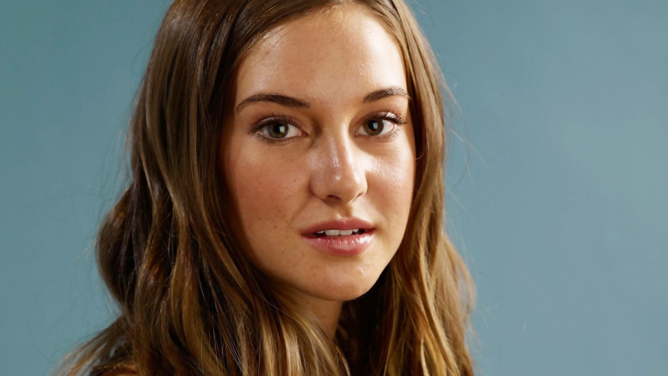 Красивая Шейлин Вудли