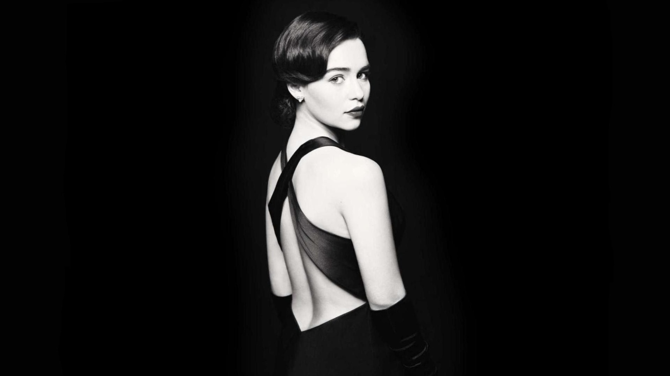 Очаровательная актриса Эмилия Кларк