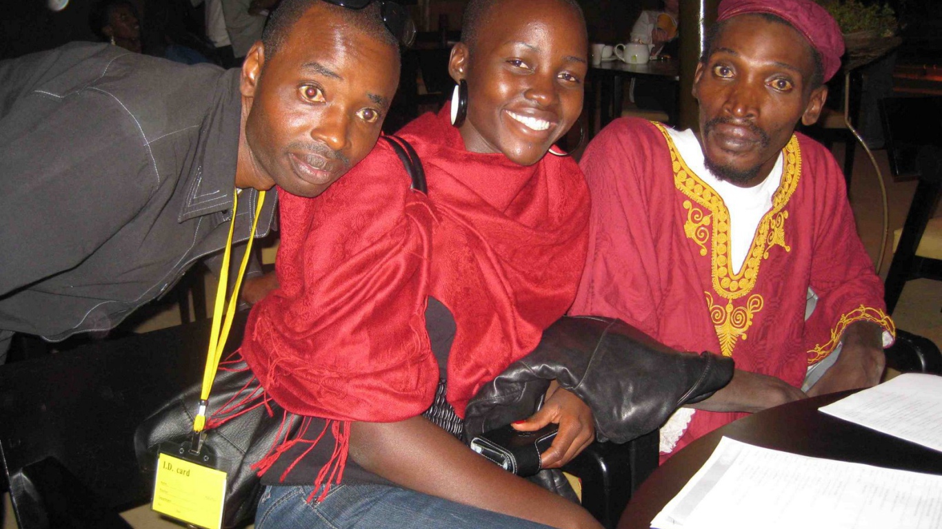 Знаменитая Лупита Нионго