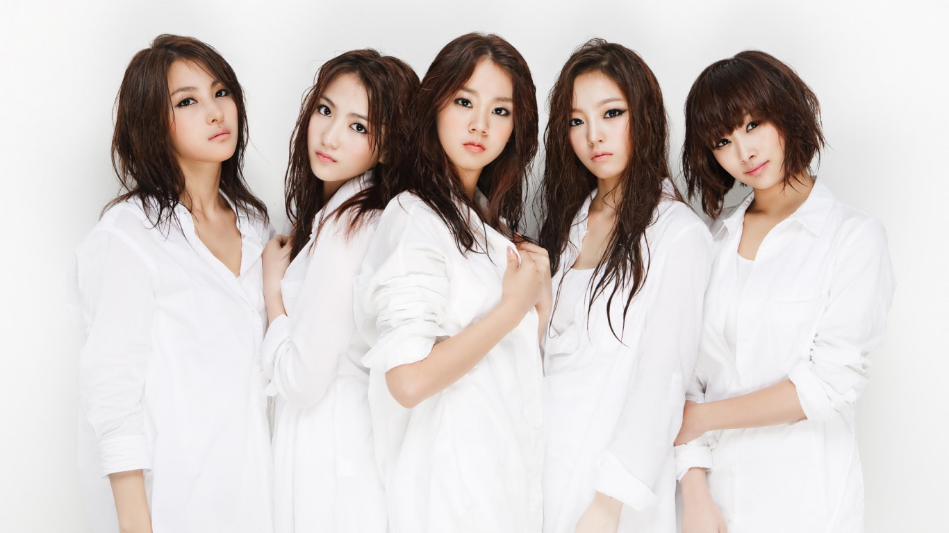 Японки в белом