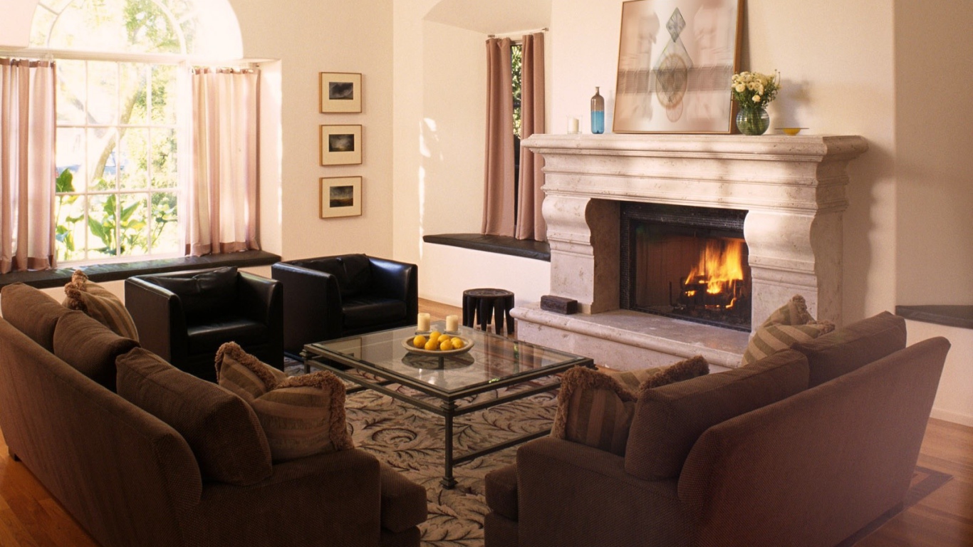 Интерьер комнаты с камином