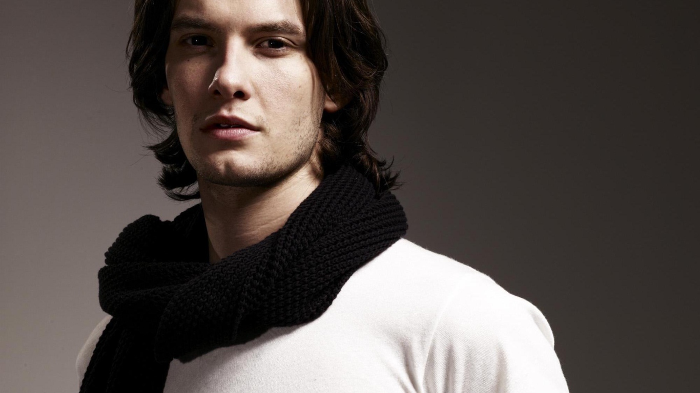 Актер Бен Барнс