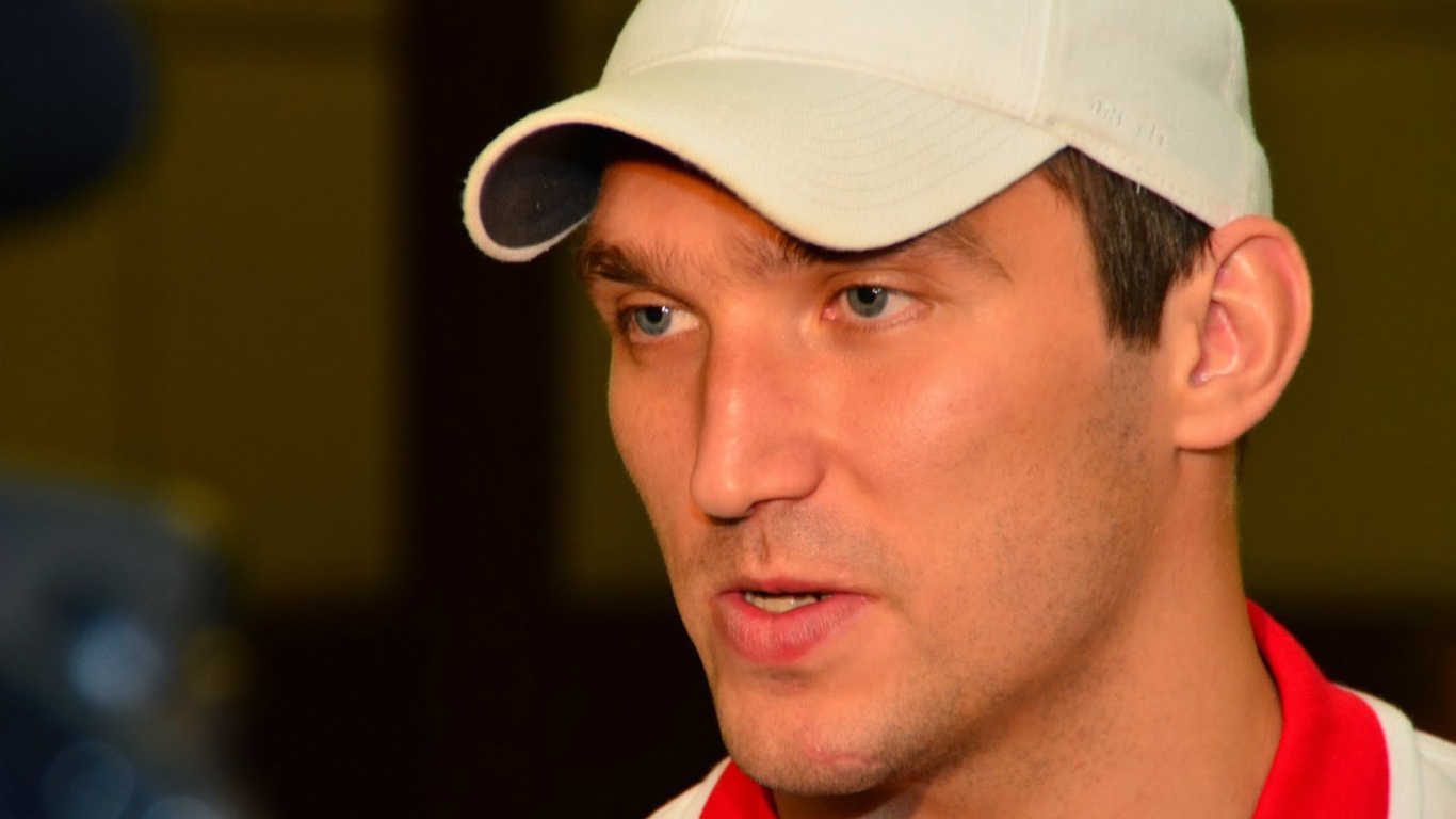 Популярный русский человек Александр Овечкин