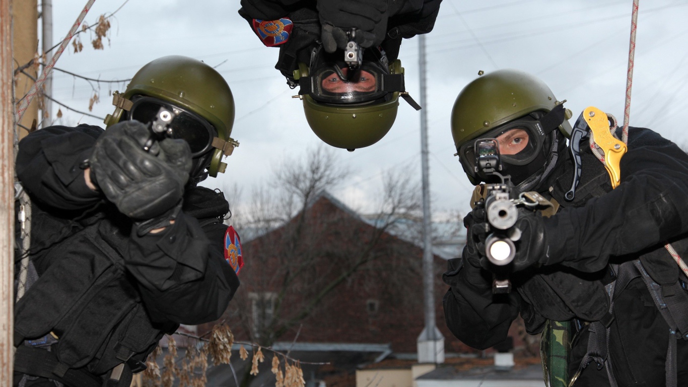 Под прицелом у спецназа