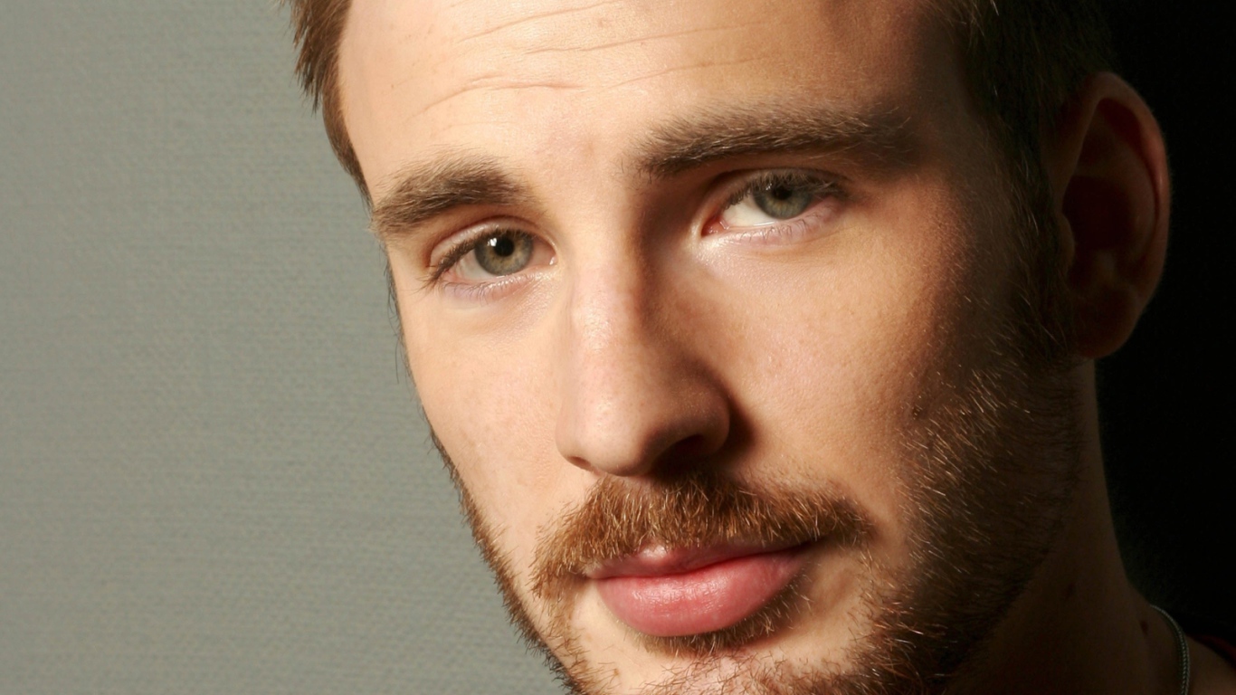 Знаменитая Кинозвезда Крис Эванс