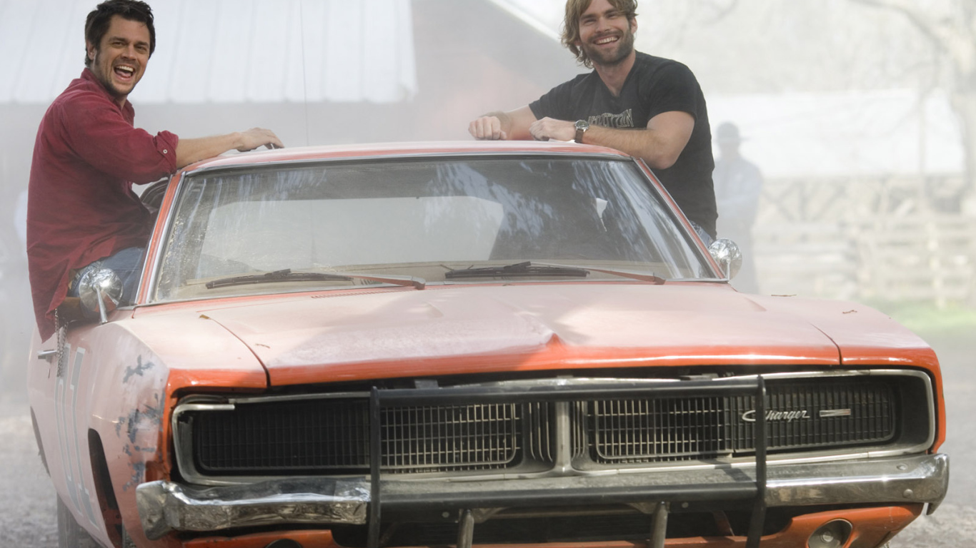 Шонн Уильям Скотт на автомобиле