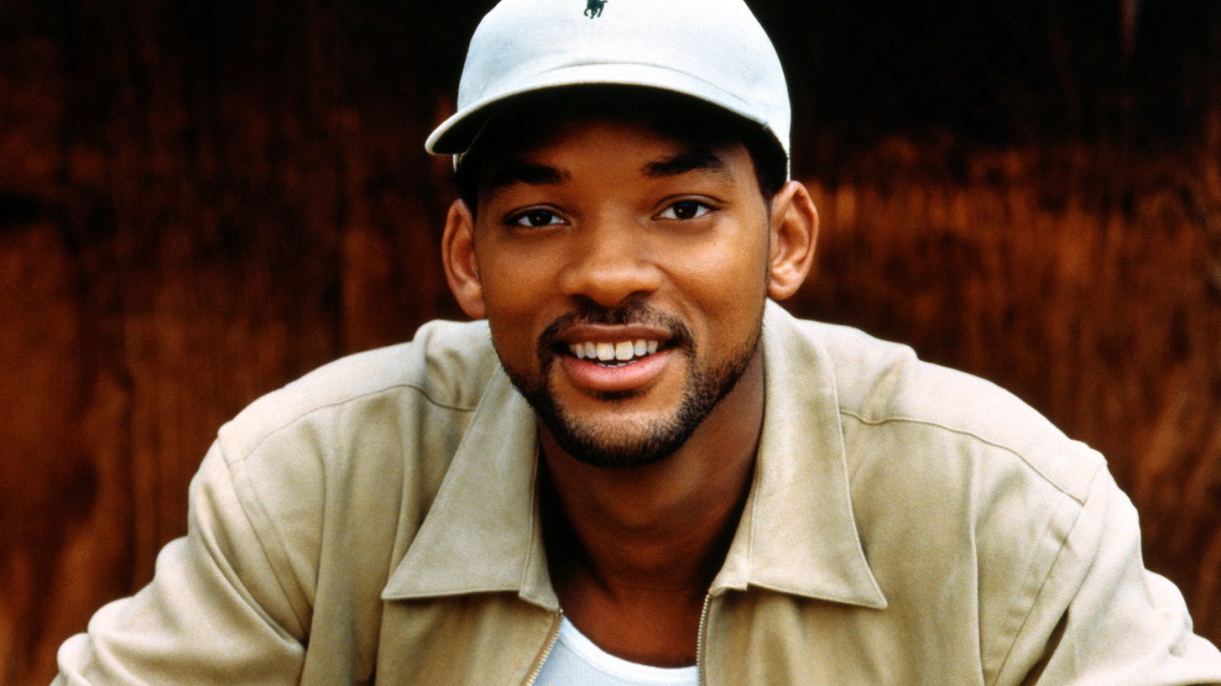 Уилл Смит в белом бейсболке