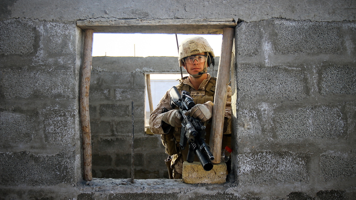 Солдат на учениях