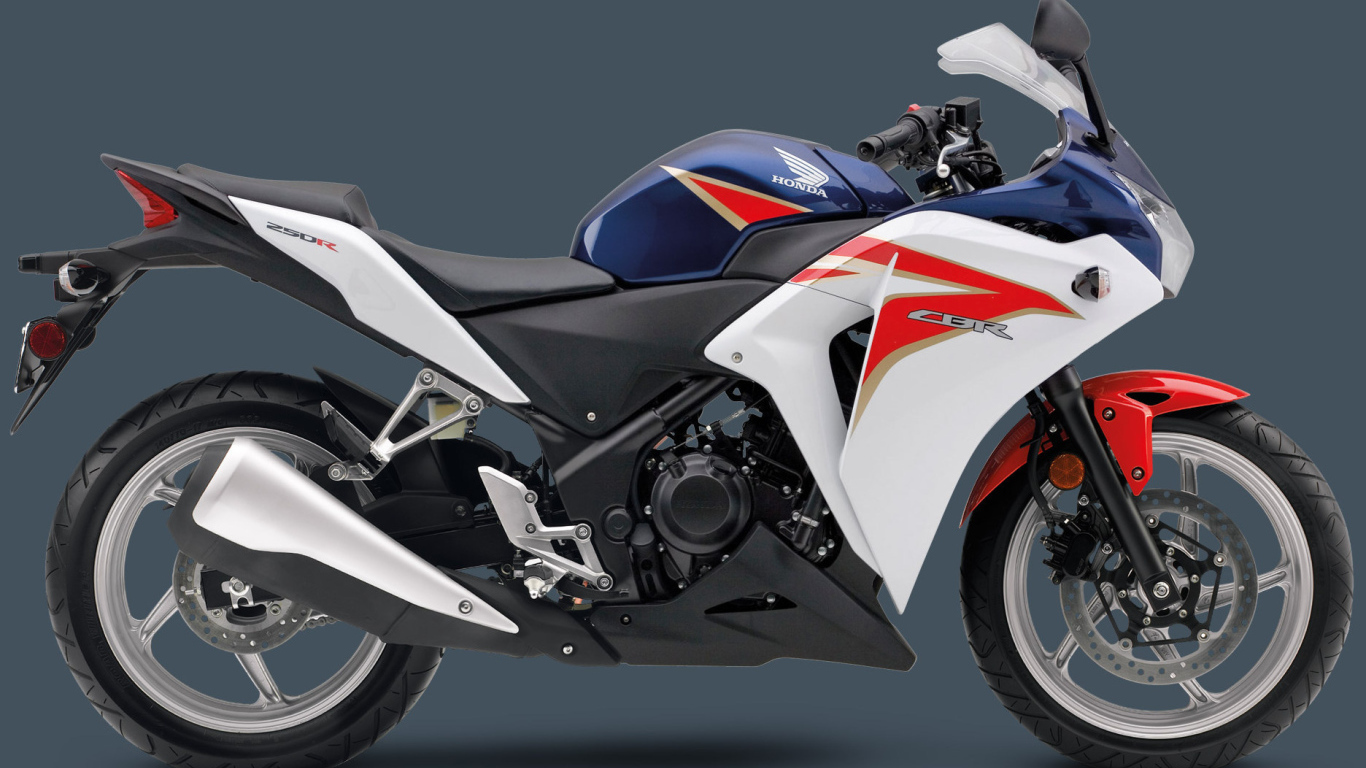Красивый мотоцикл Honda CBR 250 R