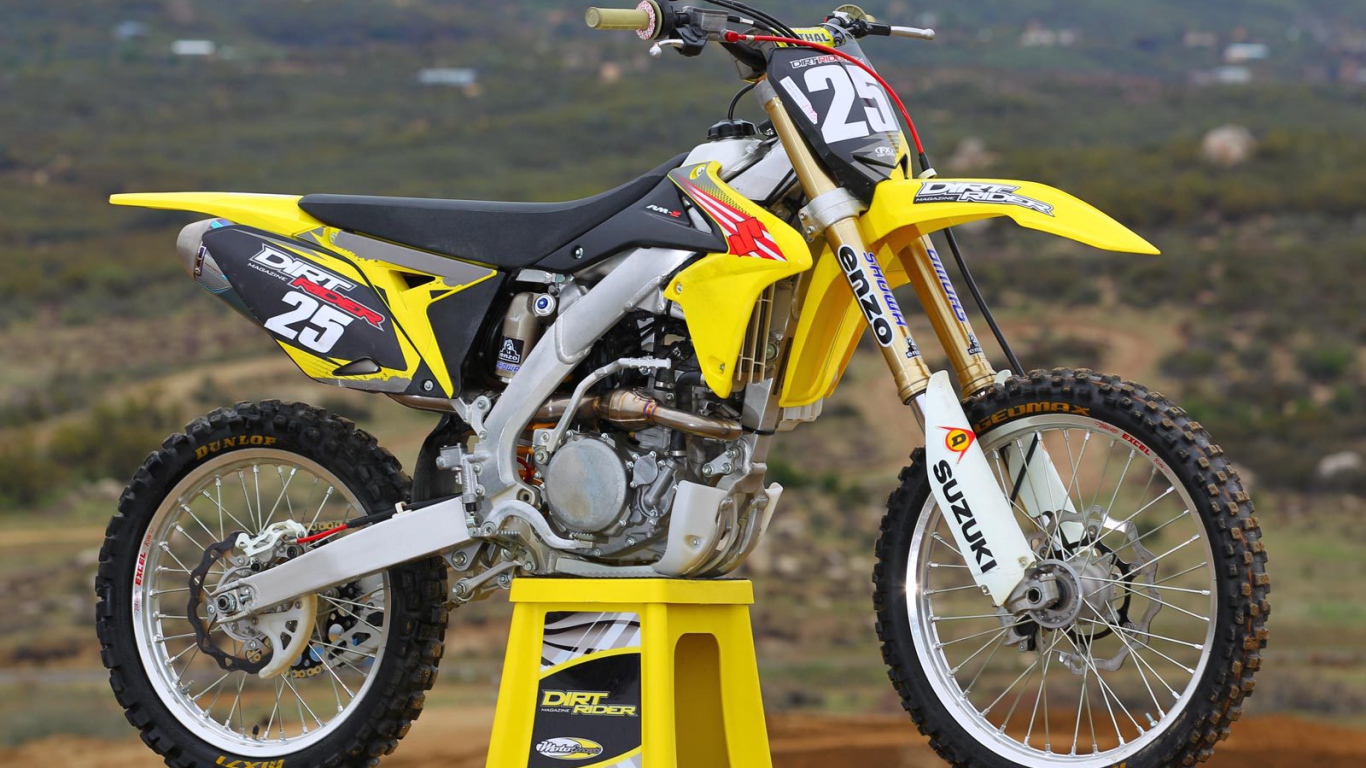 Красивый мотоцикл Suzuki RM-Z 250