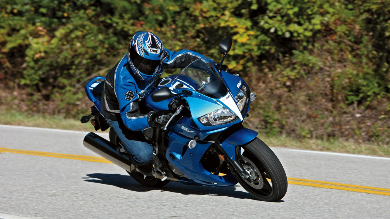 Красивый мотоцикл Suzuki SV 650 S