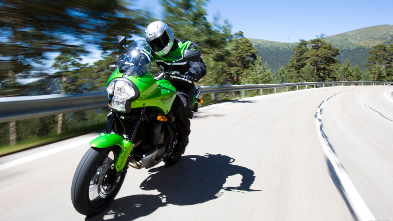 Красивый мотоцикл в москве Kawasaki Versys