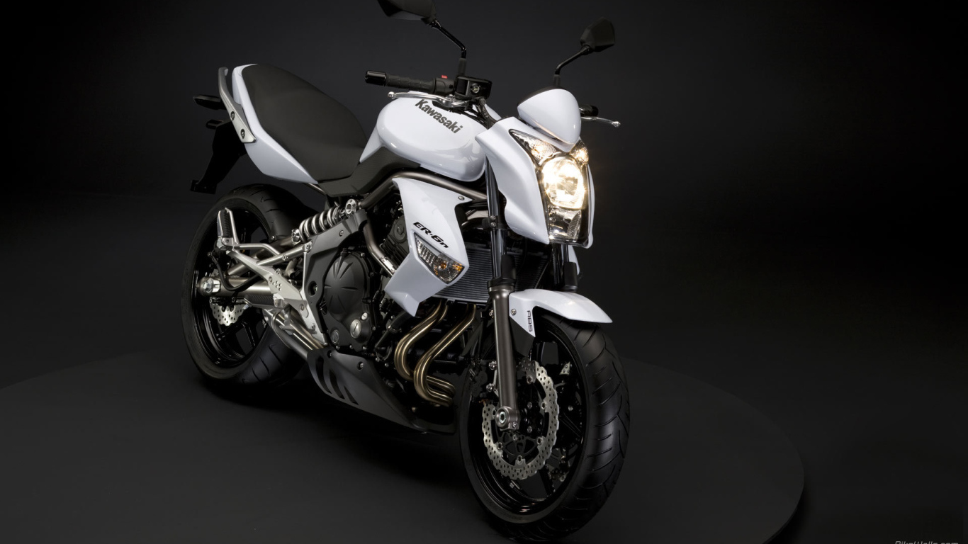 Быстрый мотоцикл Kawasaki ER-6f