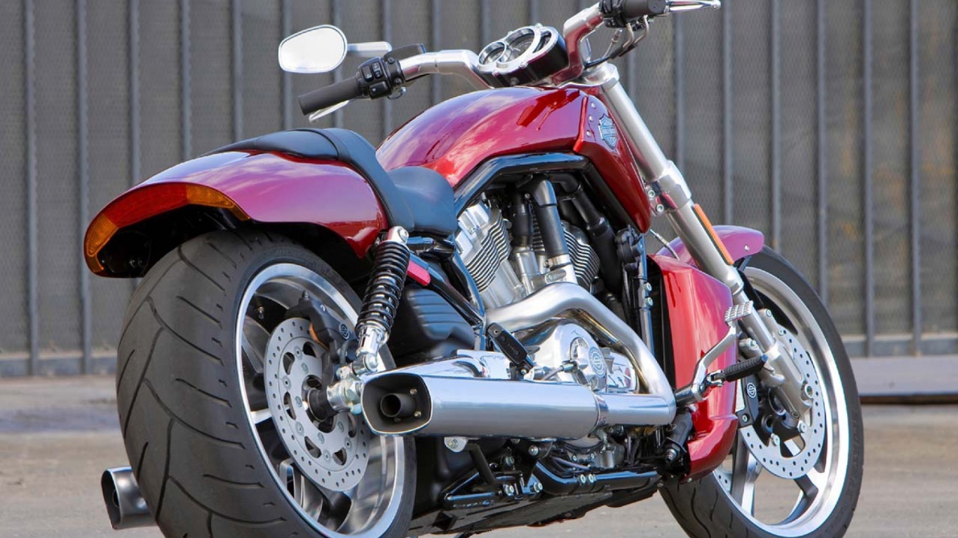 Быстрый мотоцикл Harley-Davidson V-Rod Muscle