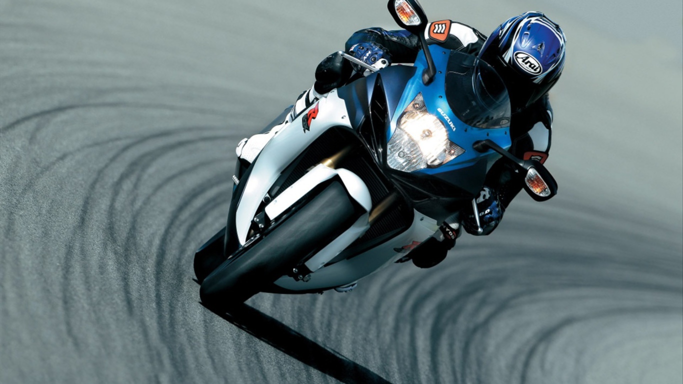 Быстрый мотоцикл Suzuki GSX-R 750