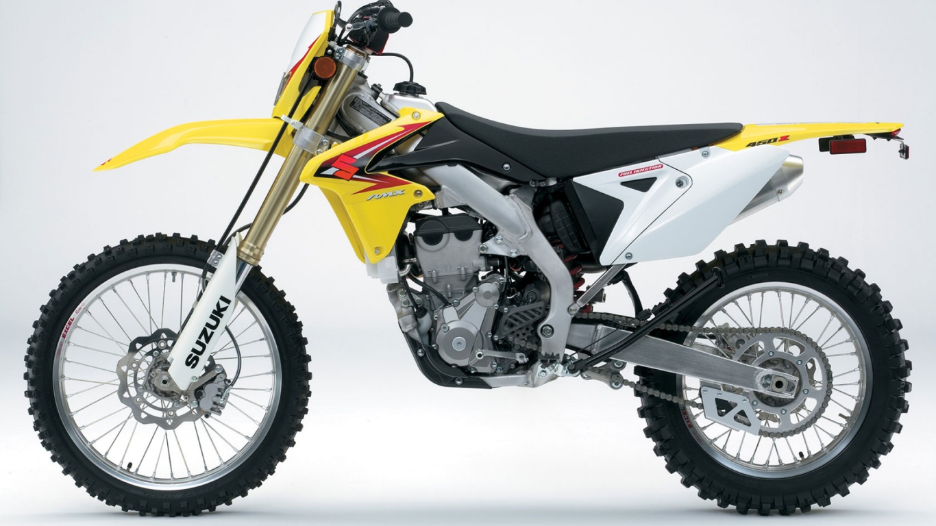 Быстрый мотоцикл Suzuki RMX 450 Z