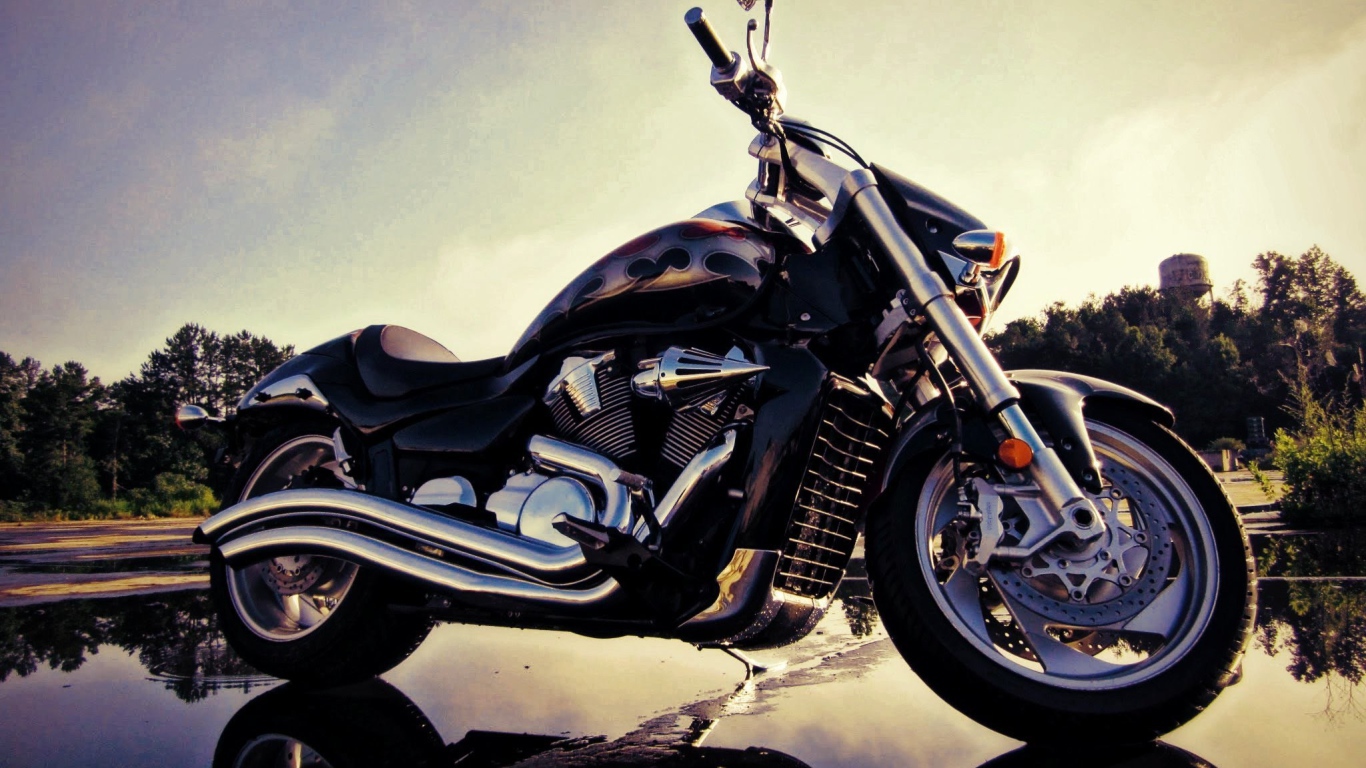 Невероятно быстрый мотоцикл Suzuki Intruder C800C