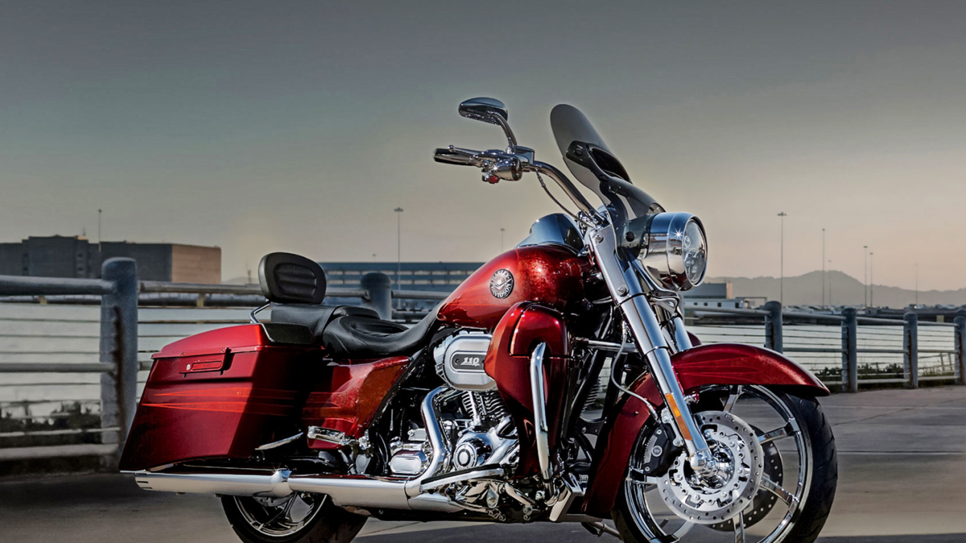 Невероятно быстрый мотоцикл Harley-Davidson CVO Road King